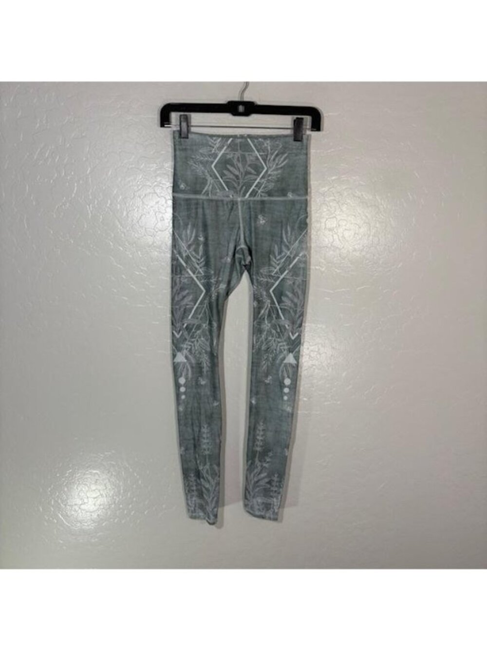 Yoga Democracy Leggings Womens XS Green Floral High Rise Ankle Yoga Pants Gym